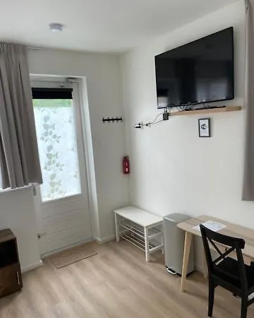 Buitenzicht 3*