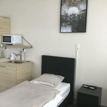 Buitenzicht 3*